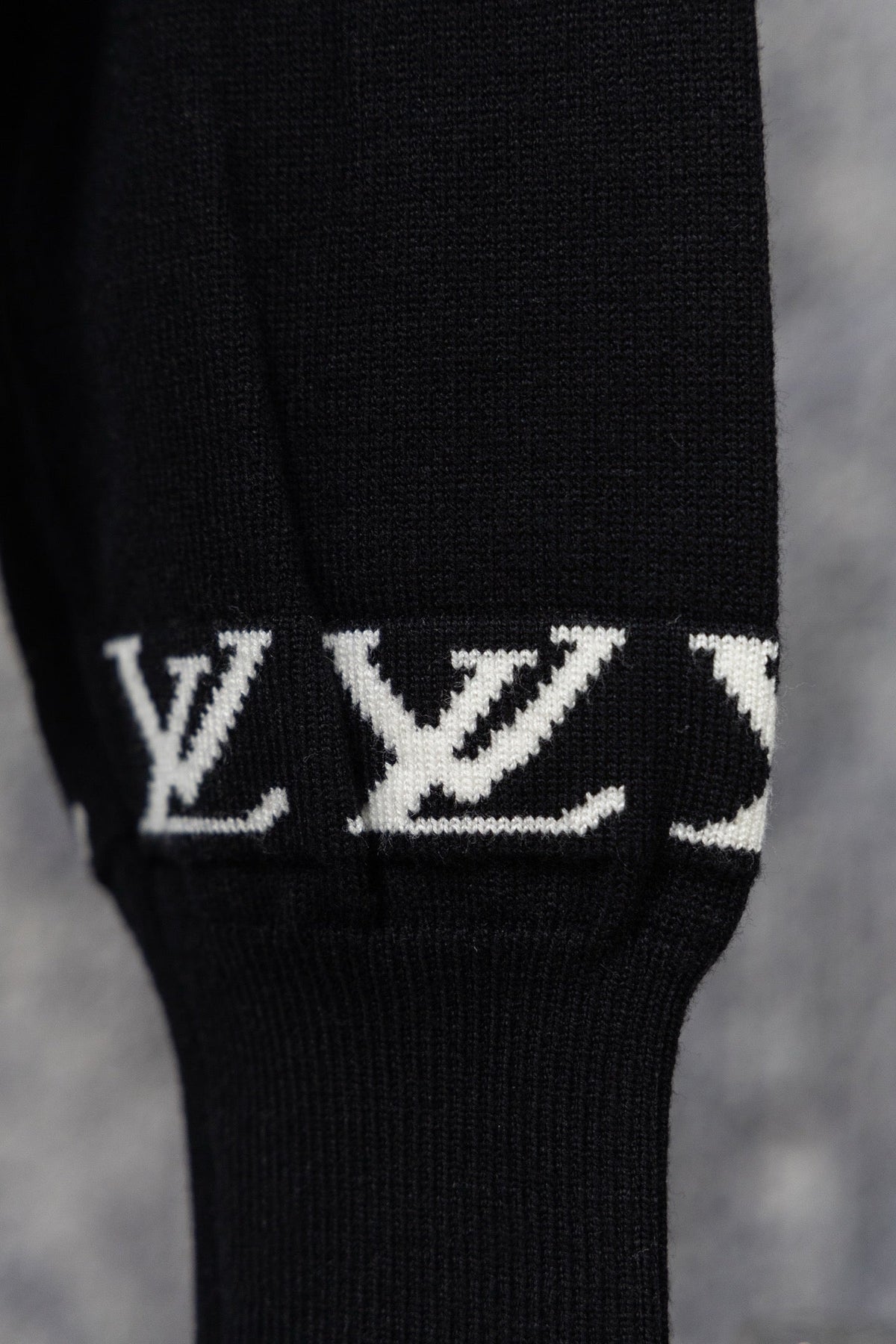 New minimalist letter black round neck knitted pullover hoodie