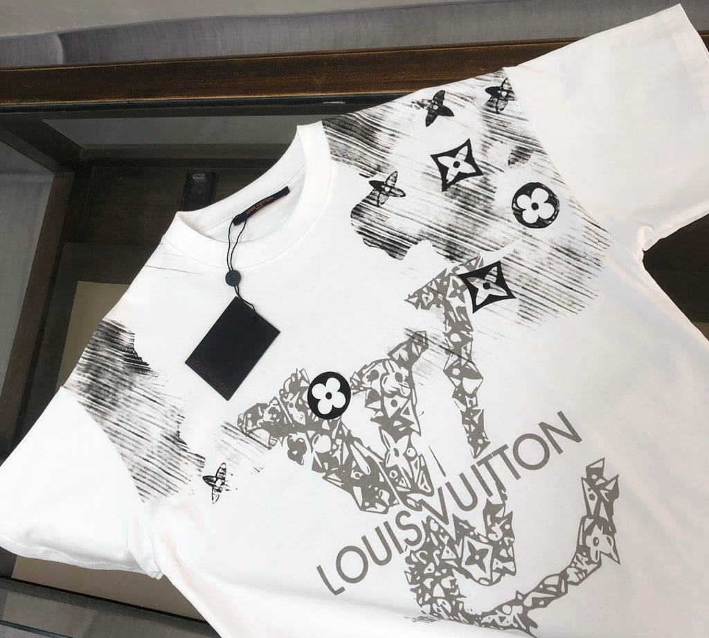 Latest versatile short sleeved T-shirt for both men and women
