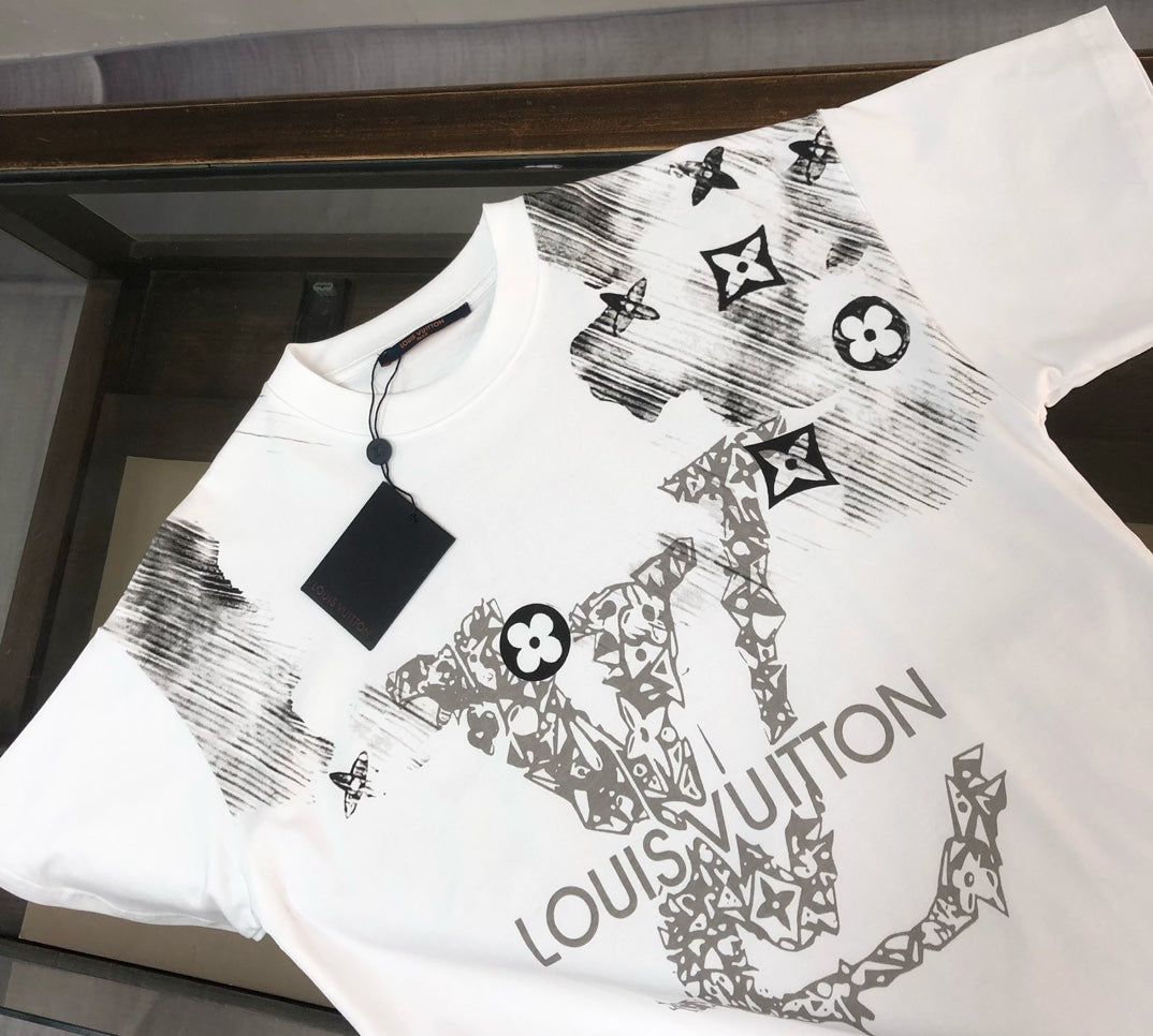 Latest versatile short sleeved T-shirt for both men and women