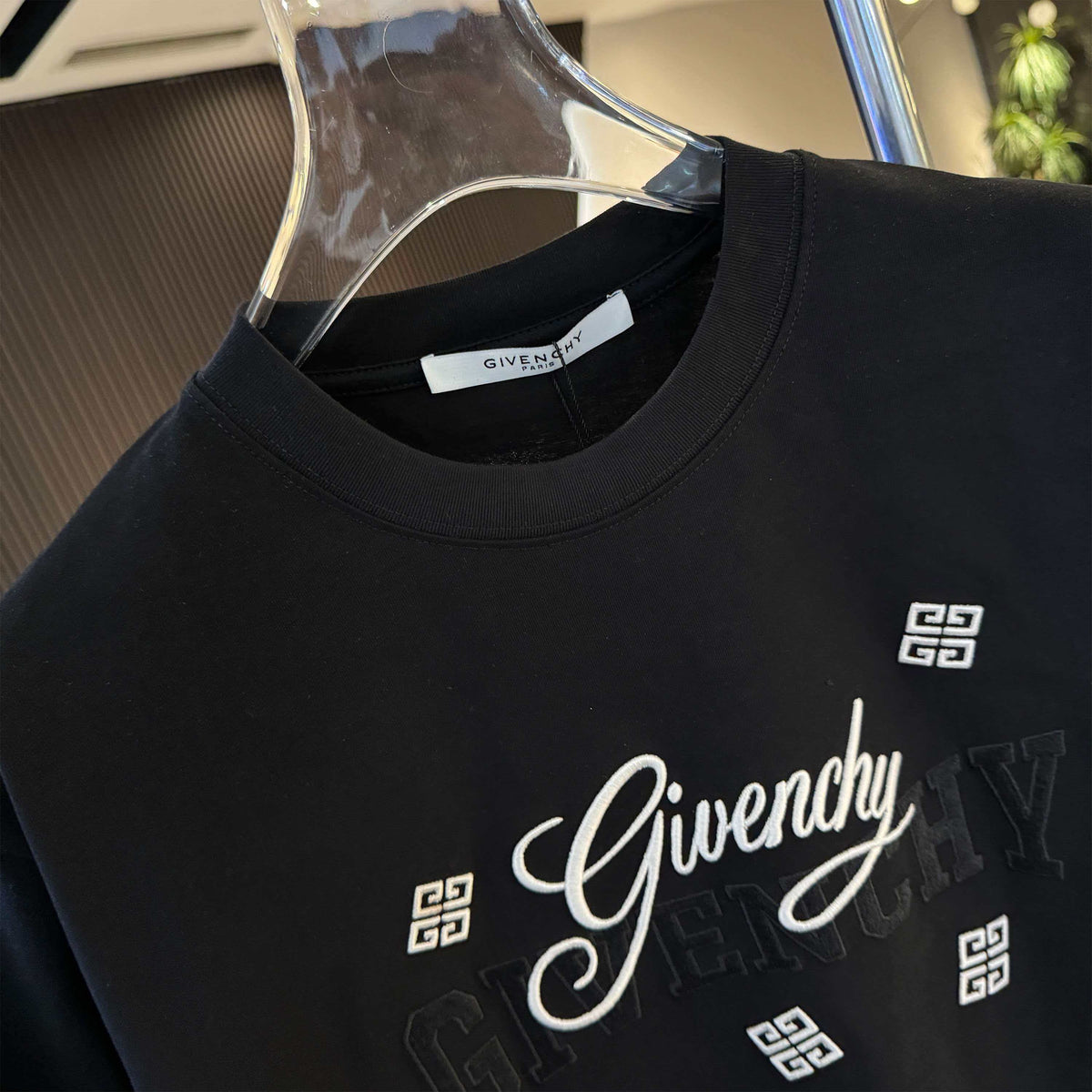 New embroidered letter short sleeved shirt