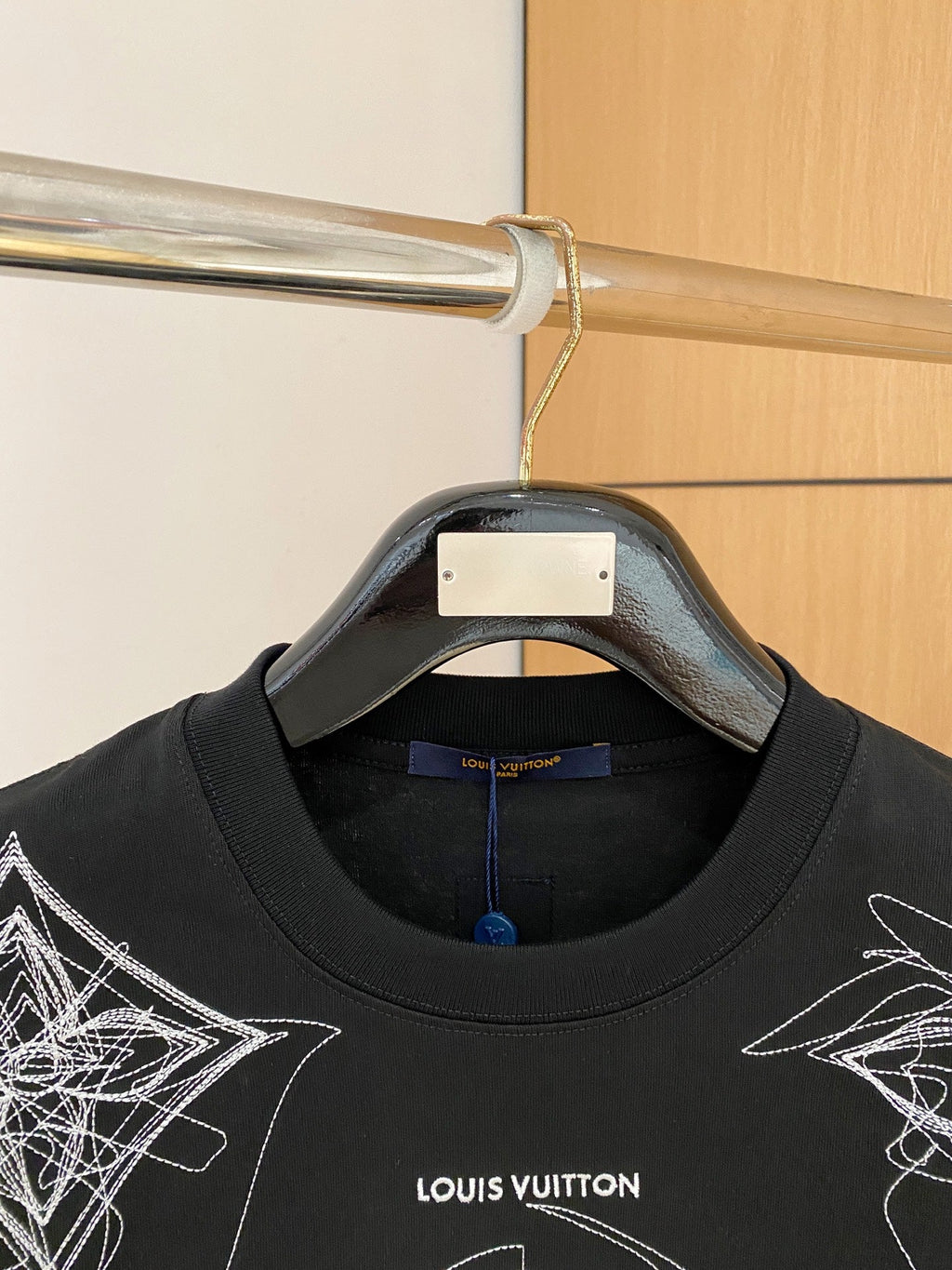 Loose fit short sleeved unisex