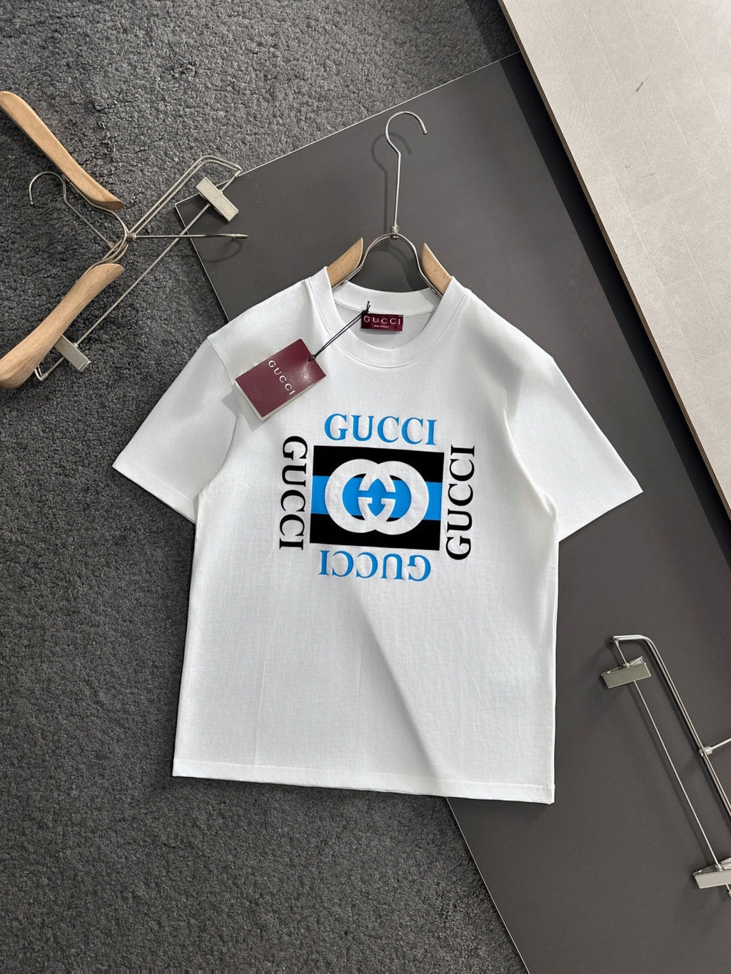 Fashionable printed short sleeves