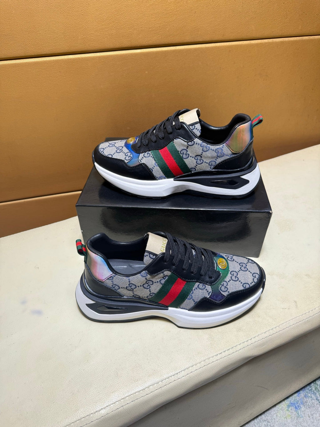 Unique modern style sports shoes