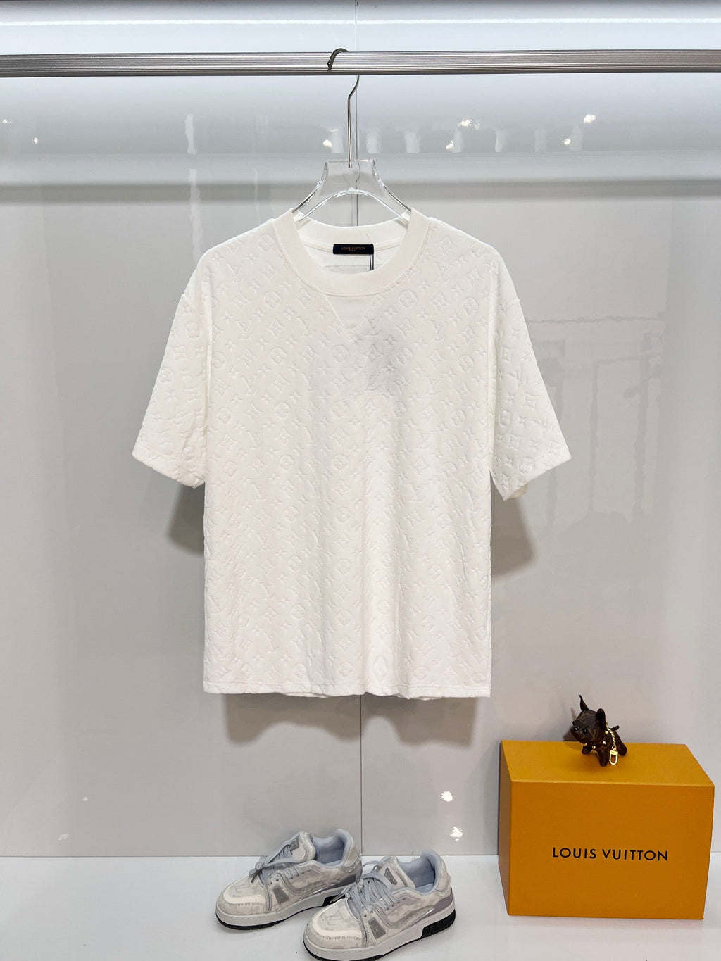 Dark patterned jacquard clover letter t-shirt