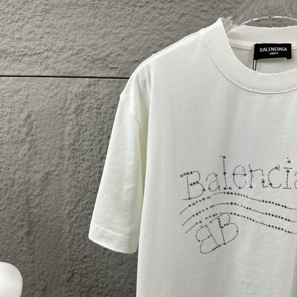 Wear and tear washed short sleeved T-shirt with distressed holes for both men and women