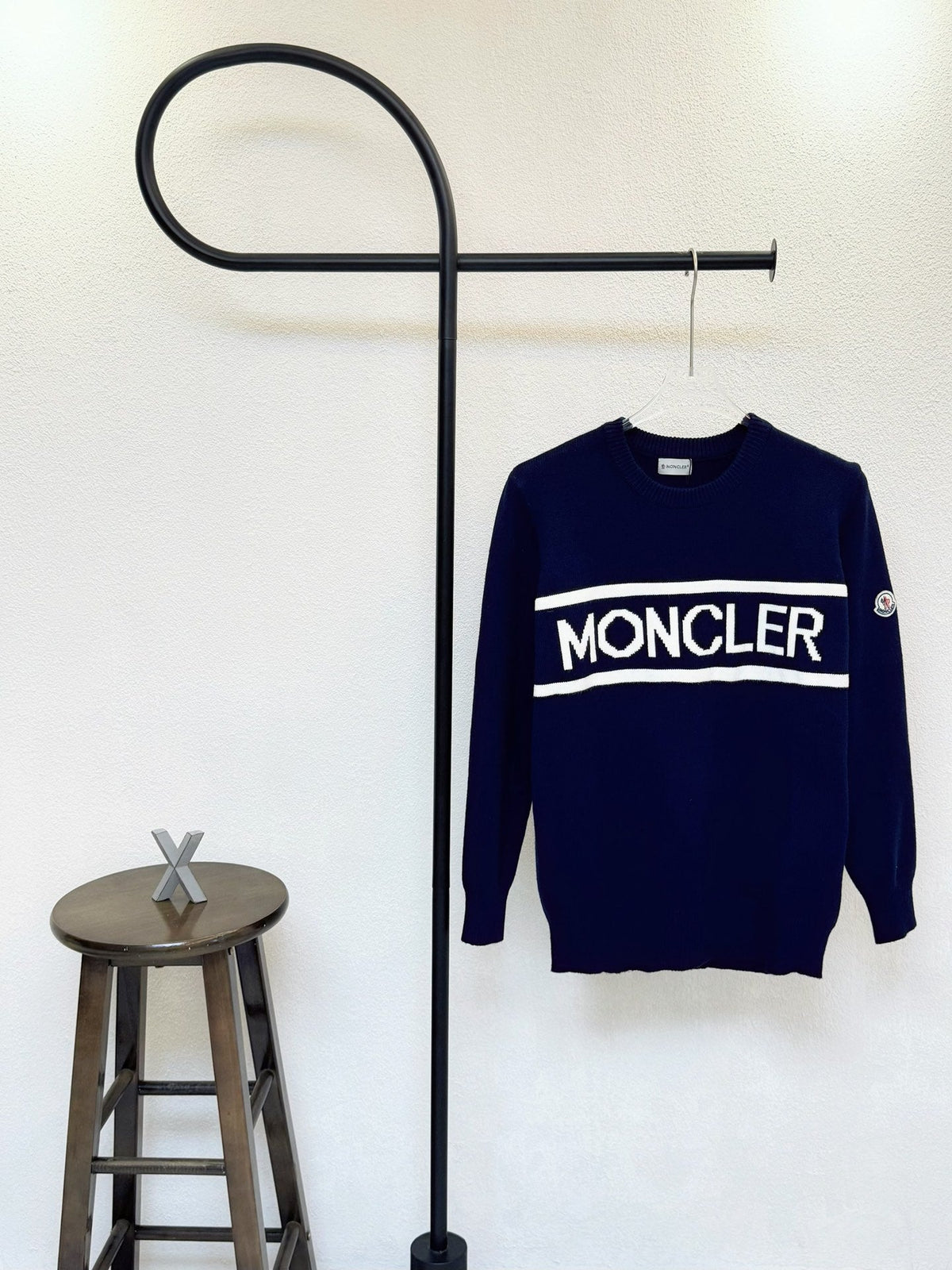 Letter pattern small logo knitted sweater