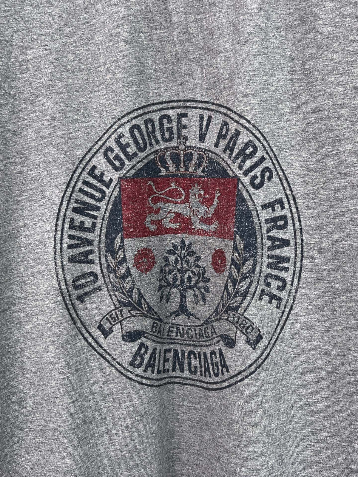 New Front Retro Badge Icon Printed T-shirt