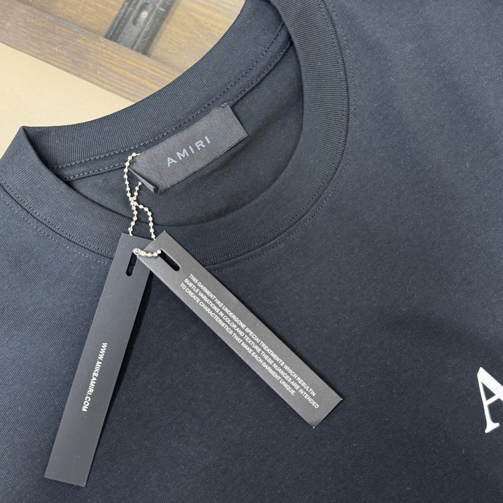 Latest short sleeved round neck T-shirt