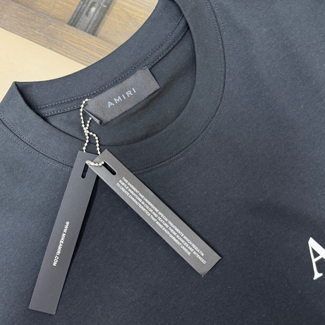 Latest short sleeved round neck T-shirt