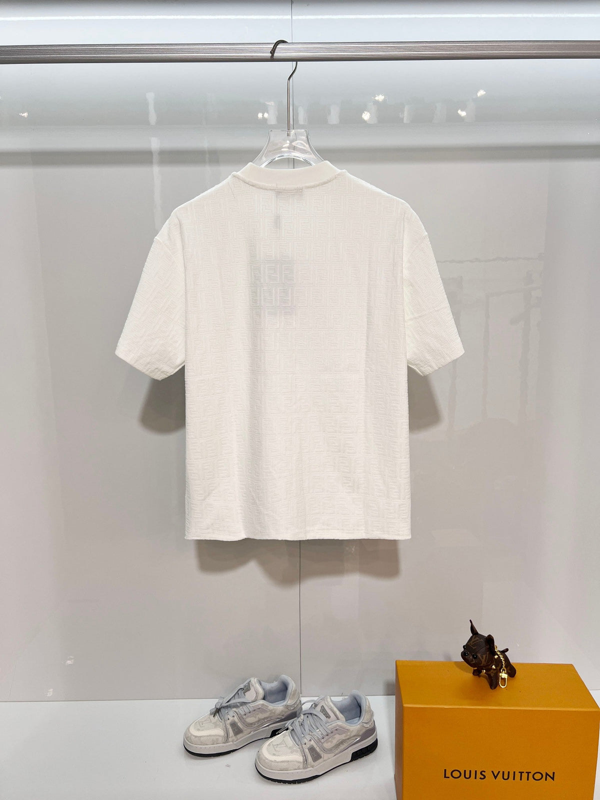 Full body double dark pattern jacquard letter l short sleeved t-shirt