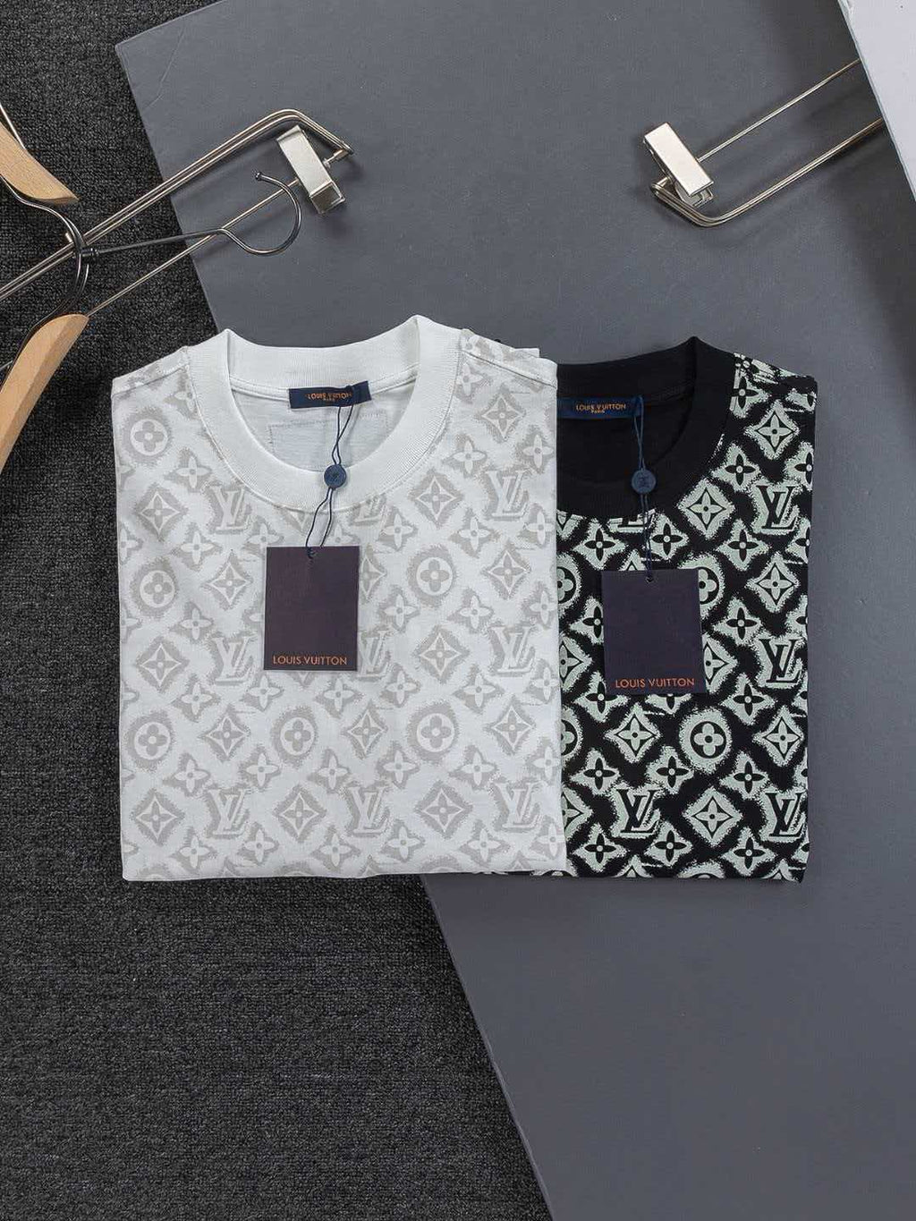 Full printed jacquard vintage letter logo printed round neck short sleeved T-shirt,
