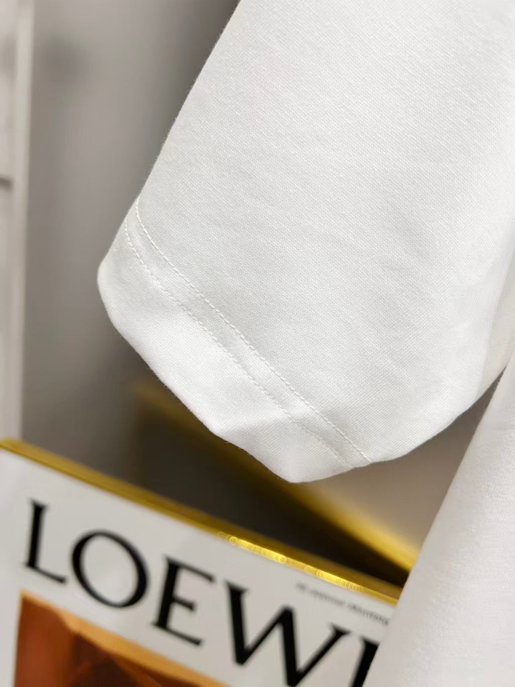 New letter sticker short sleeved shirt