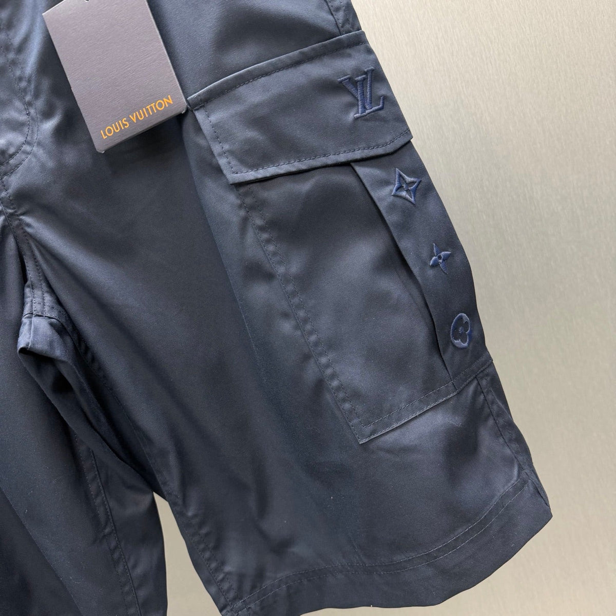Old flower three-dimensional pocket workwear shorts