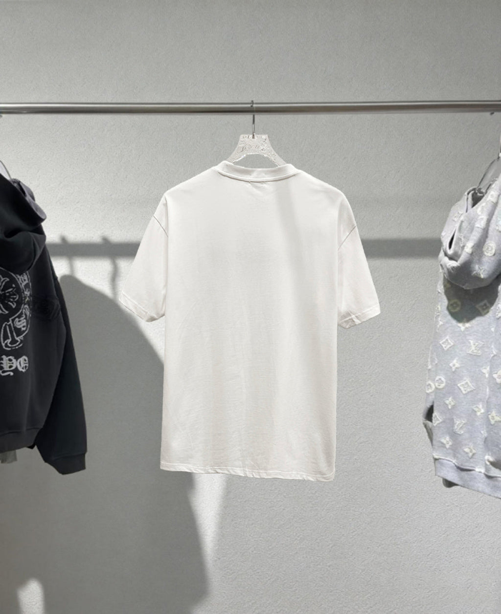 Chest sticker printed logo round neck short sleeved T-shirt 1