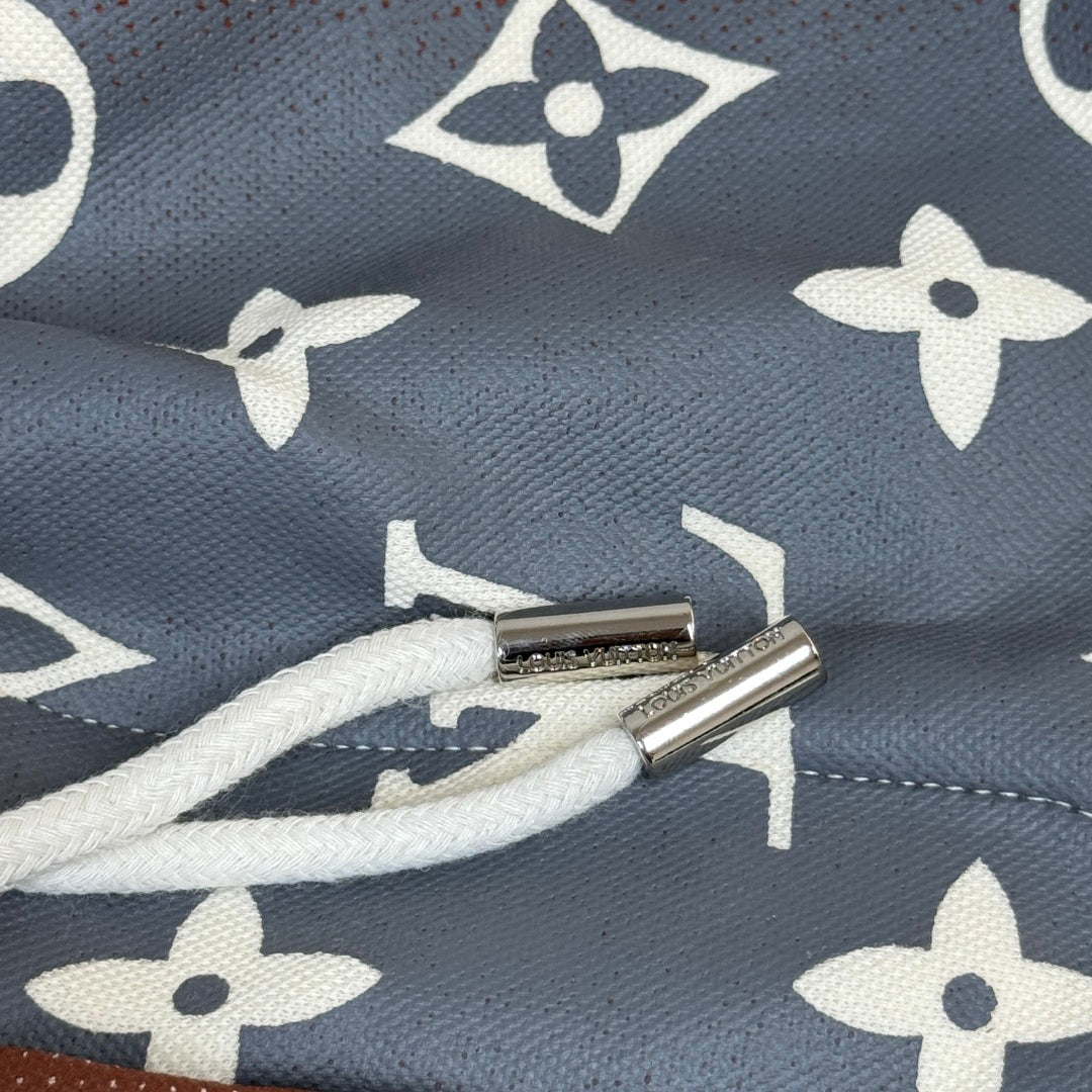 Latest large area printed casual shorts