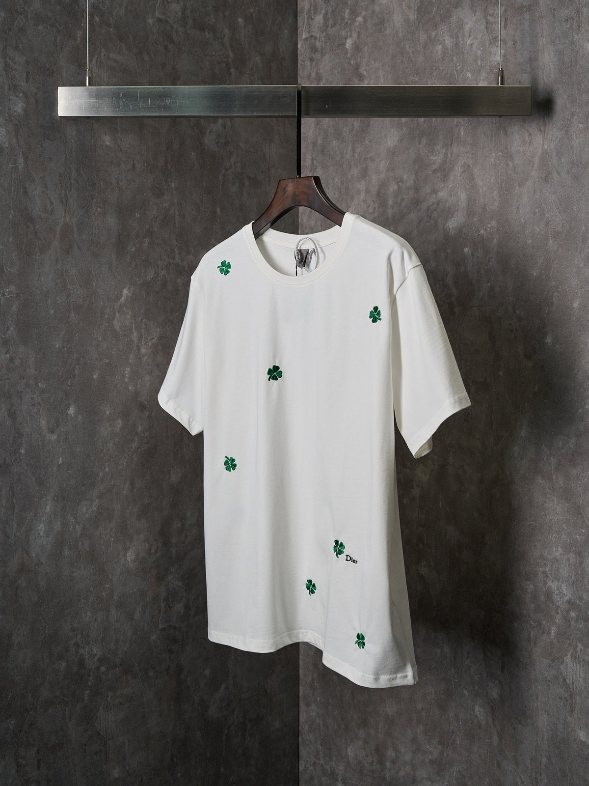 Four leaf clover embroidery pattern cotton loose round neck short sleeved T-shirt
