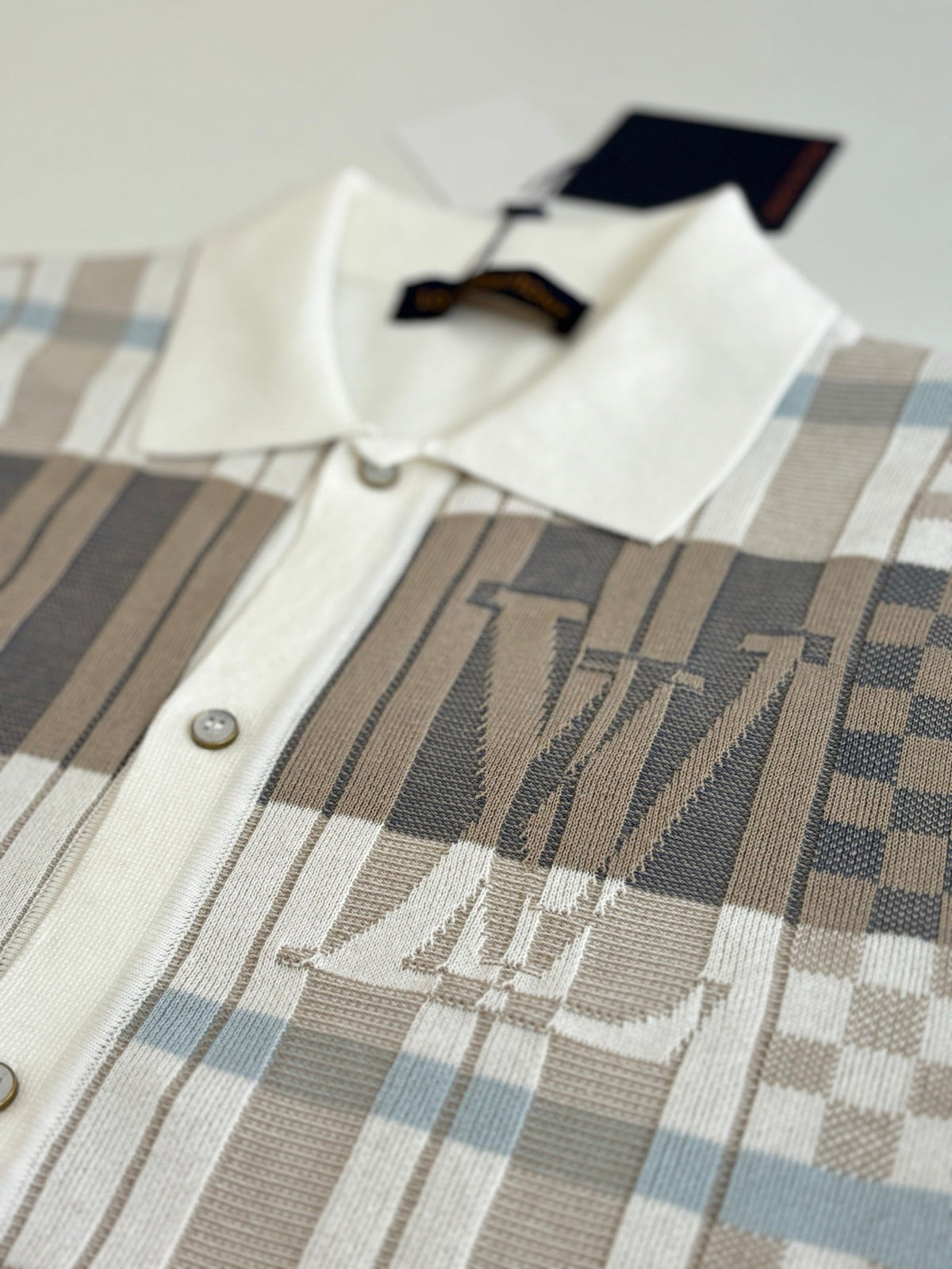 Plaid jacquard knitted short sleeved shirt