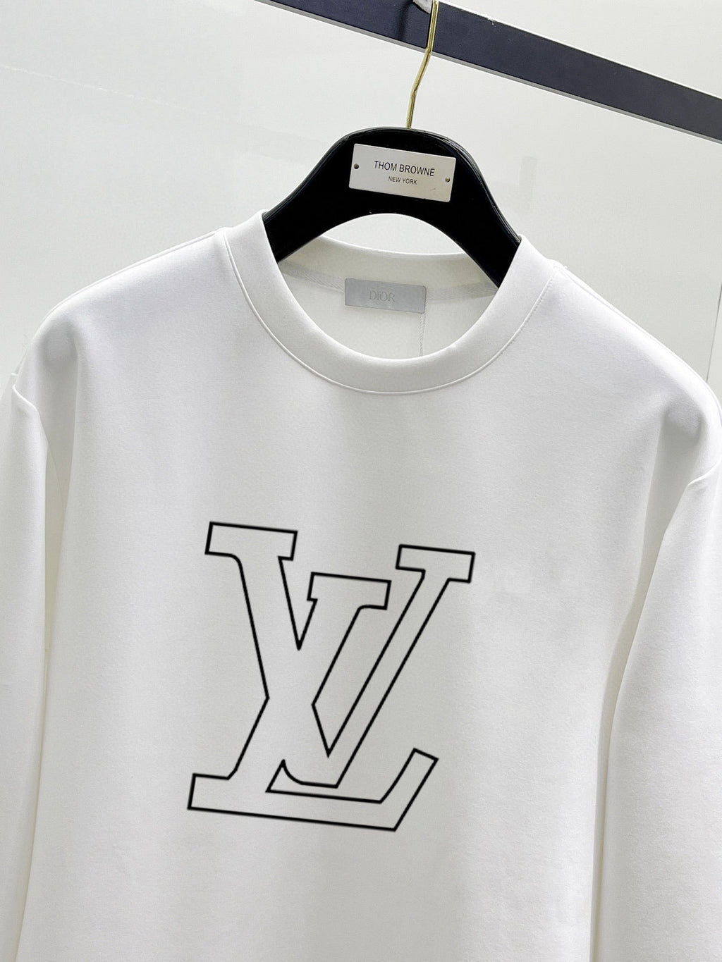 Latest long sleeved round neck sweatshirt 12