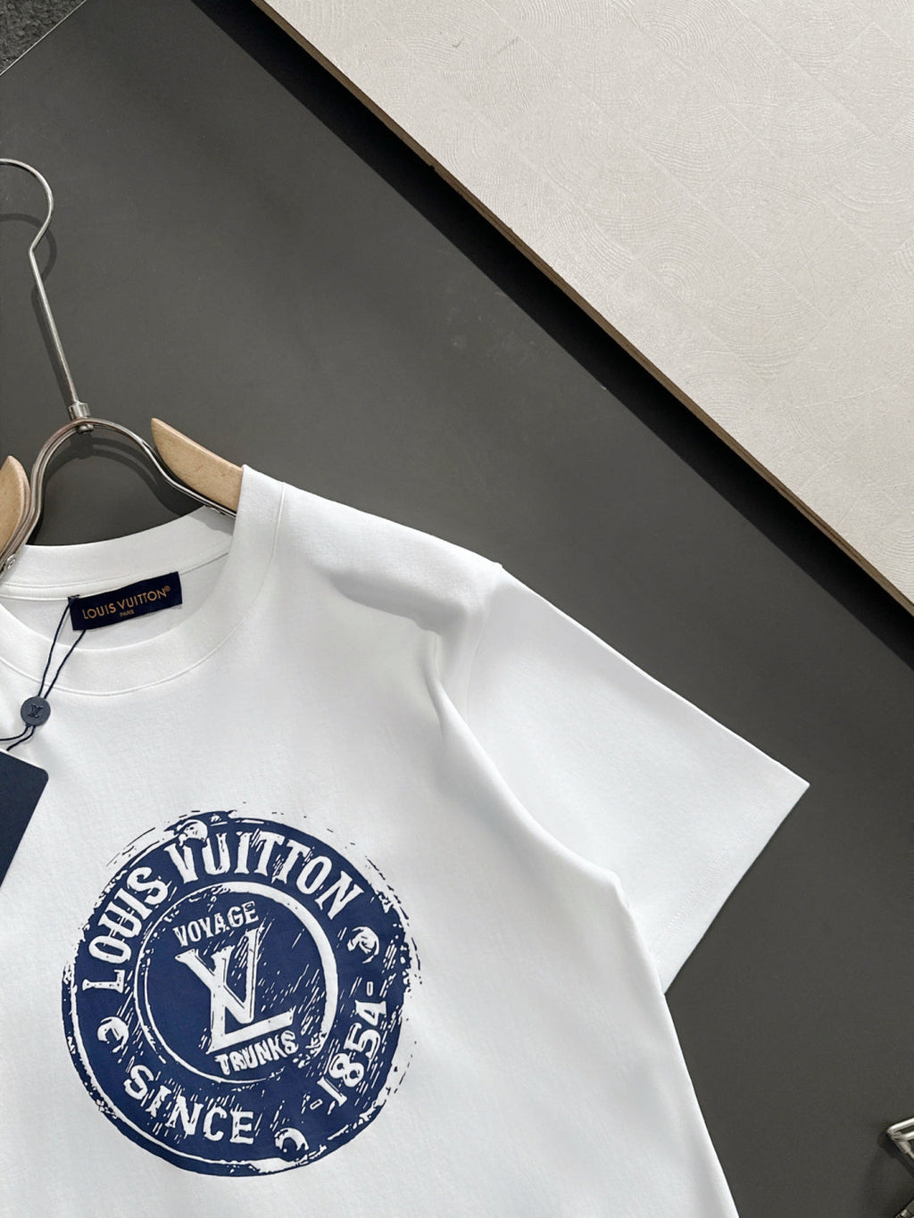 Summer new round neck short sleeved shirt