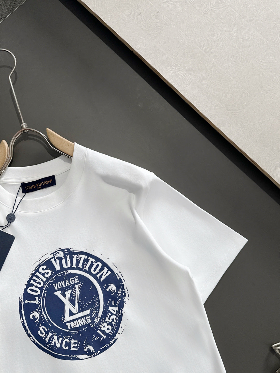 Summer new round neck short sleeved shirt