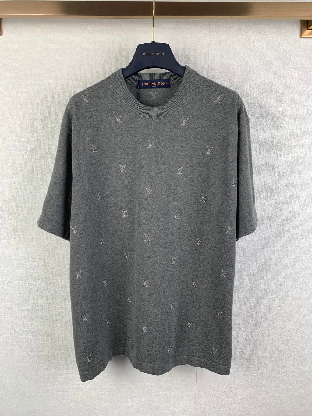 Small letter embroidered woolen short sleeved shirt