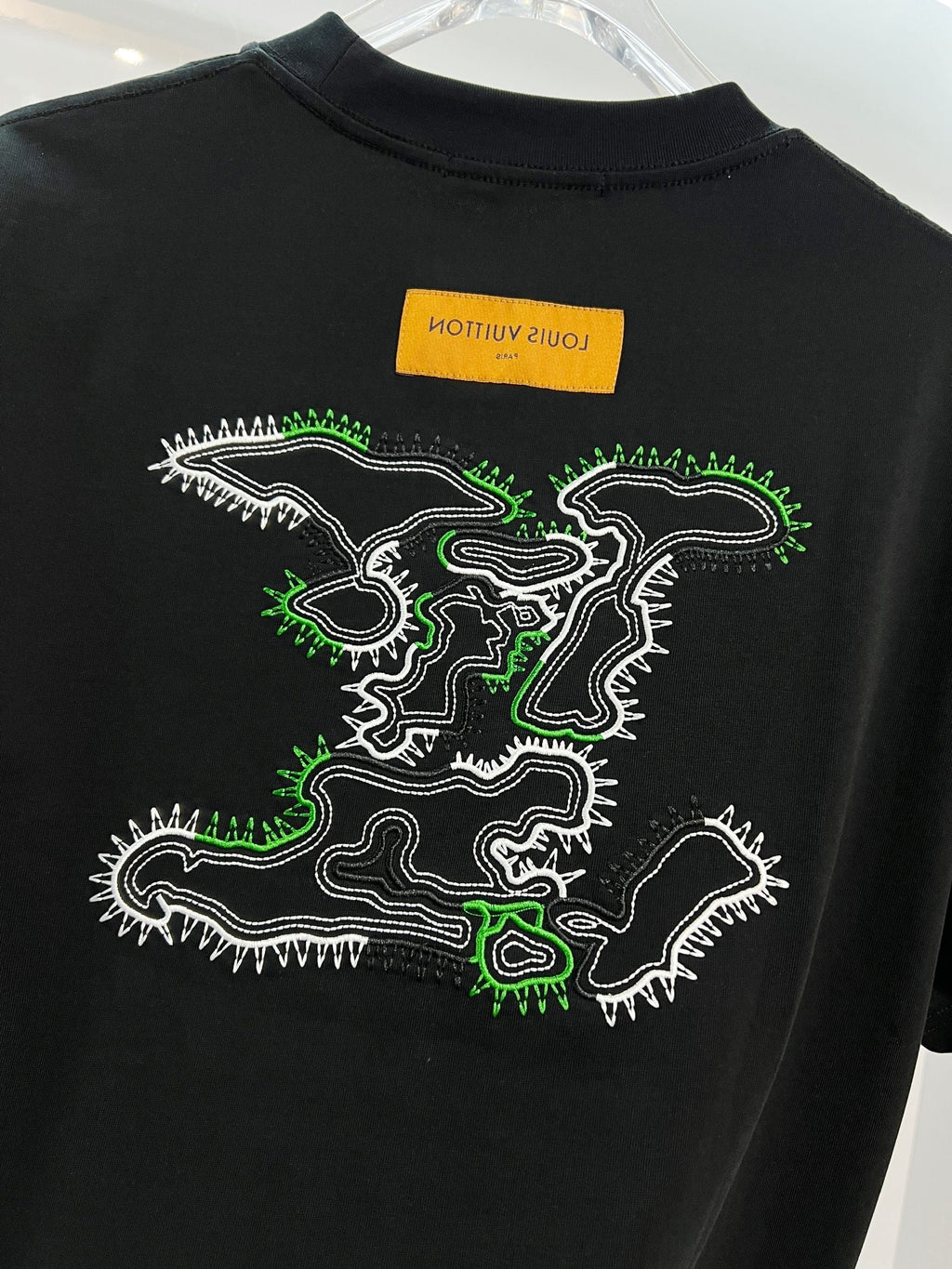 Front and back color blocked embroidered T-shirt with ten thousand stitches