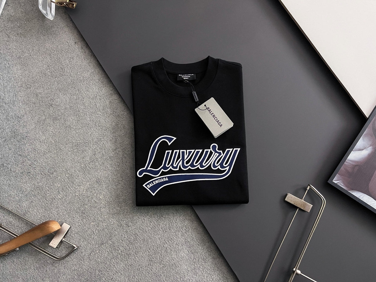 Embroidered logo T-shirt with fabric on the chest