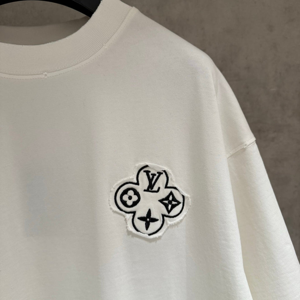 Embroidered short sleeved T-shirt