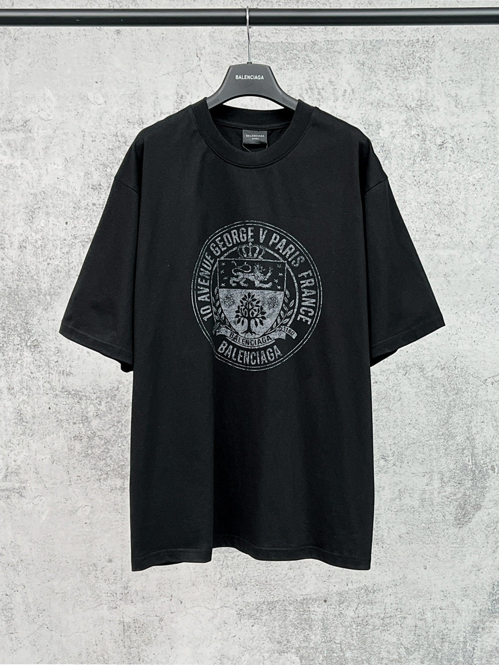 New Front Retro Badge Icon Printed T-shirt