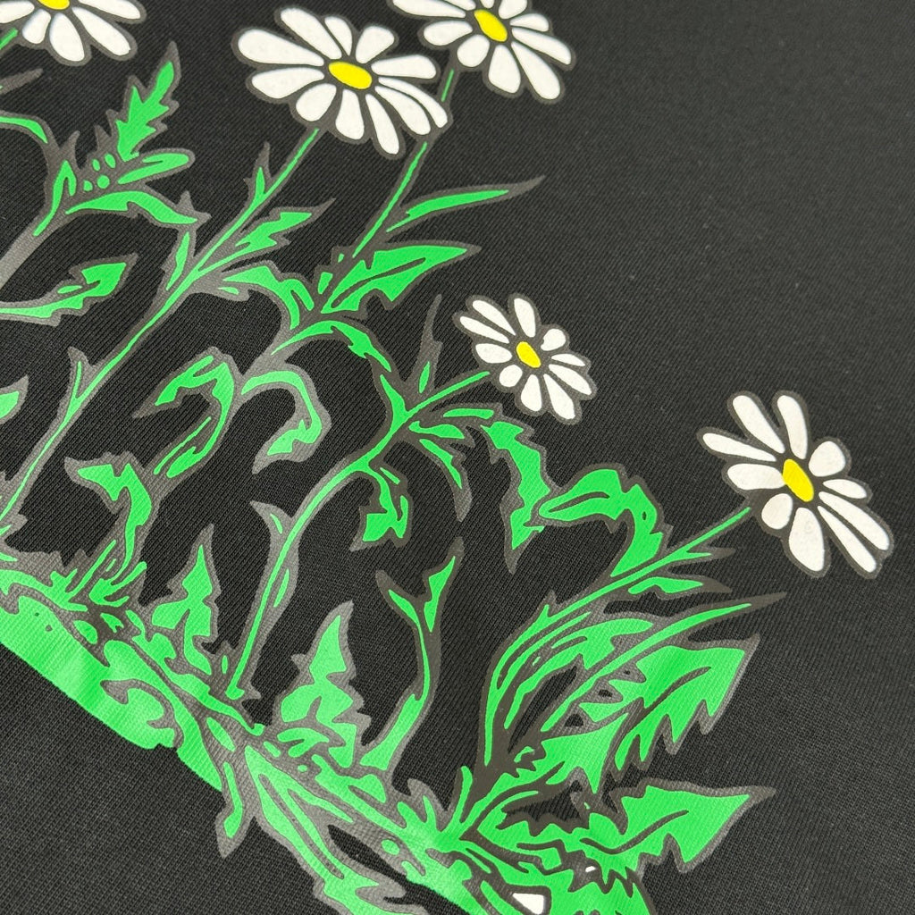 Latest short sleeved round neck T-shirt