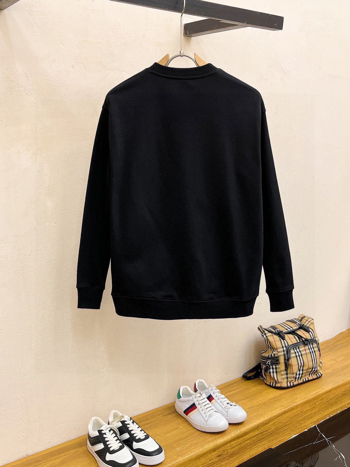 Early spring latest long sleeved round neck sweatshirt10