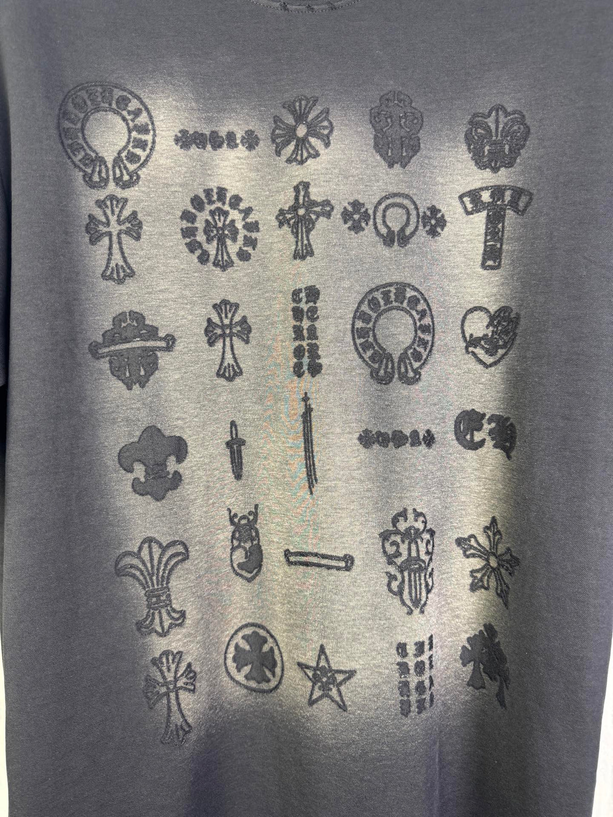 Burnt flower sticker embroidered round neck short sleeved T-shirt
