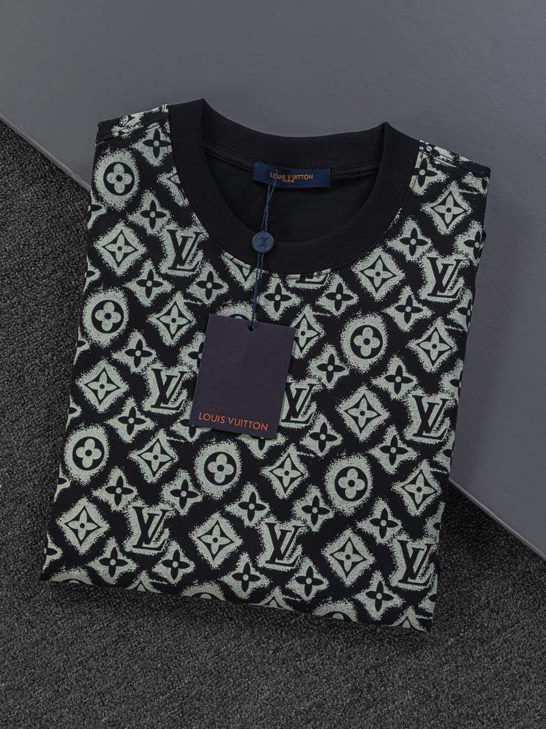 Full printed jacquard vintage letter logo printed round neck short sleeved T-shirt,