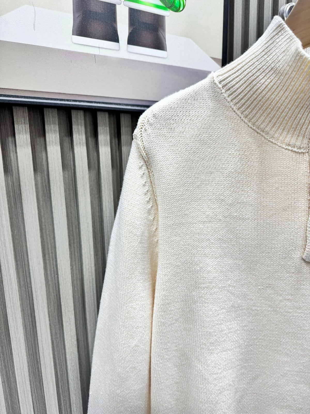 Small embroidery high neck pullover with half collar buckle knitted sweater