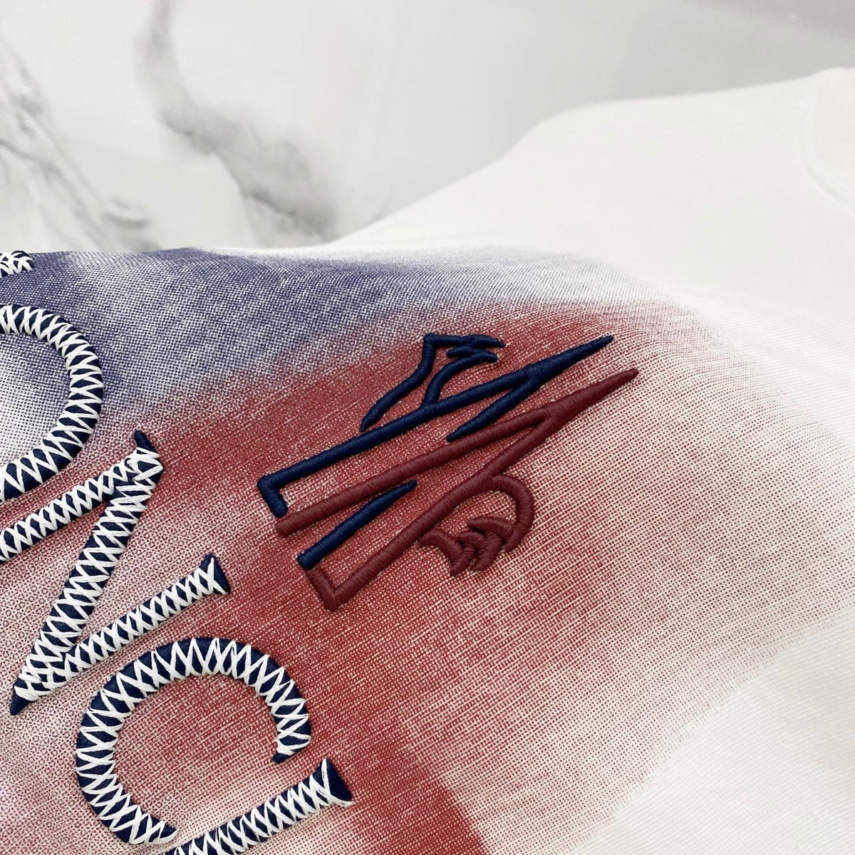 3D color blocked embroidery 🪡 Letter LOGO Phantom Spray Printed T-shirt