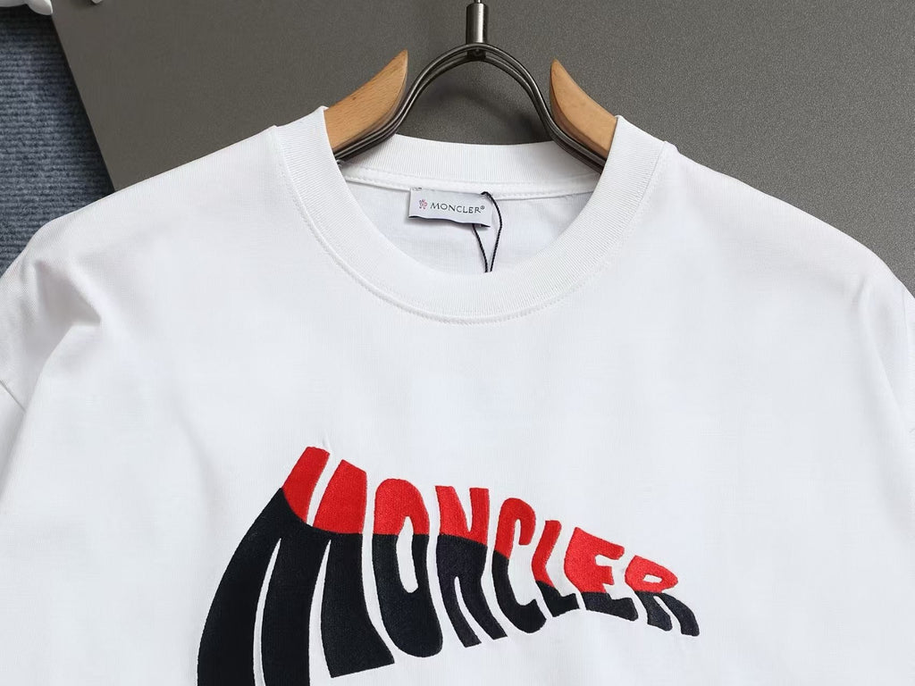 New color blocked embroidered letter T-shirt