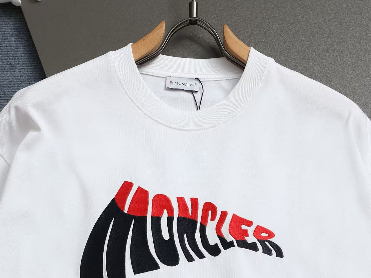 New color blocked embroidered letter T-shirt