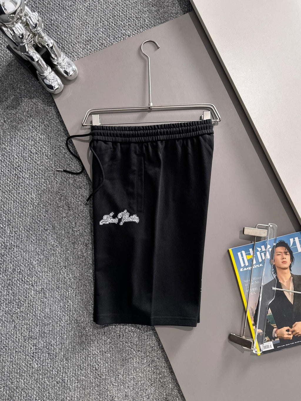 Essential casual shorts for daily commuting wear