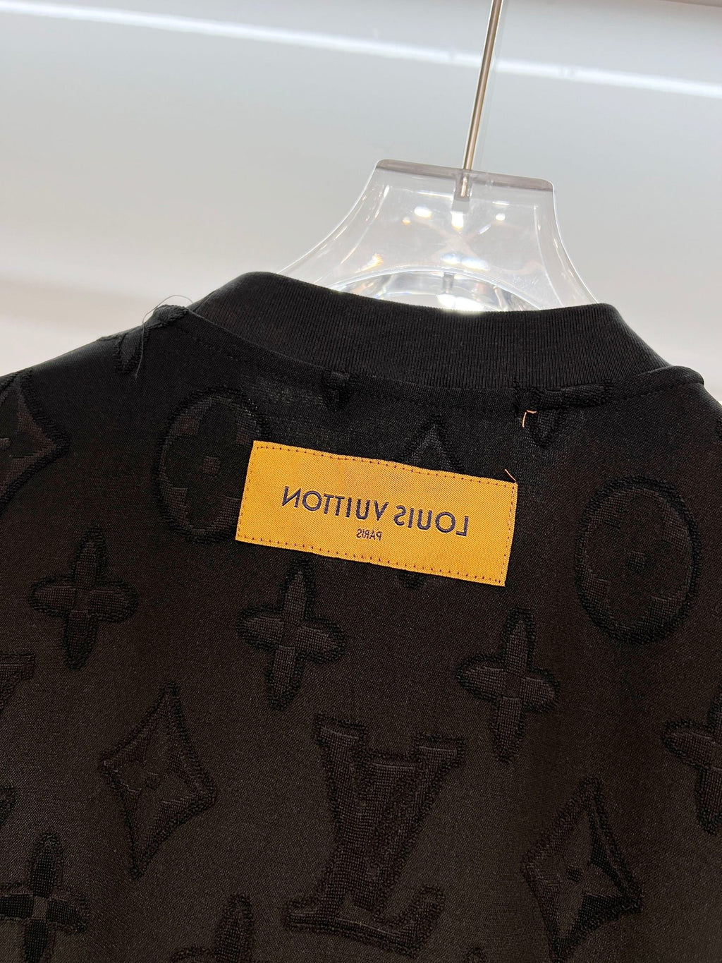 Dark patterned jacquard short sleeved t-shirt