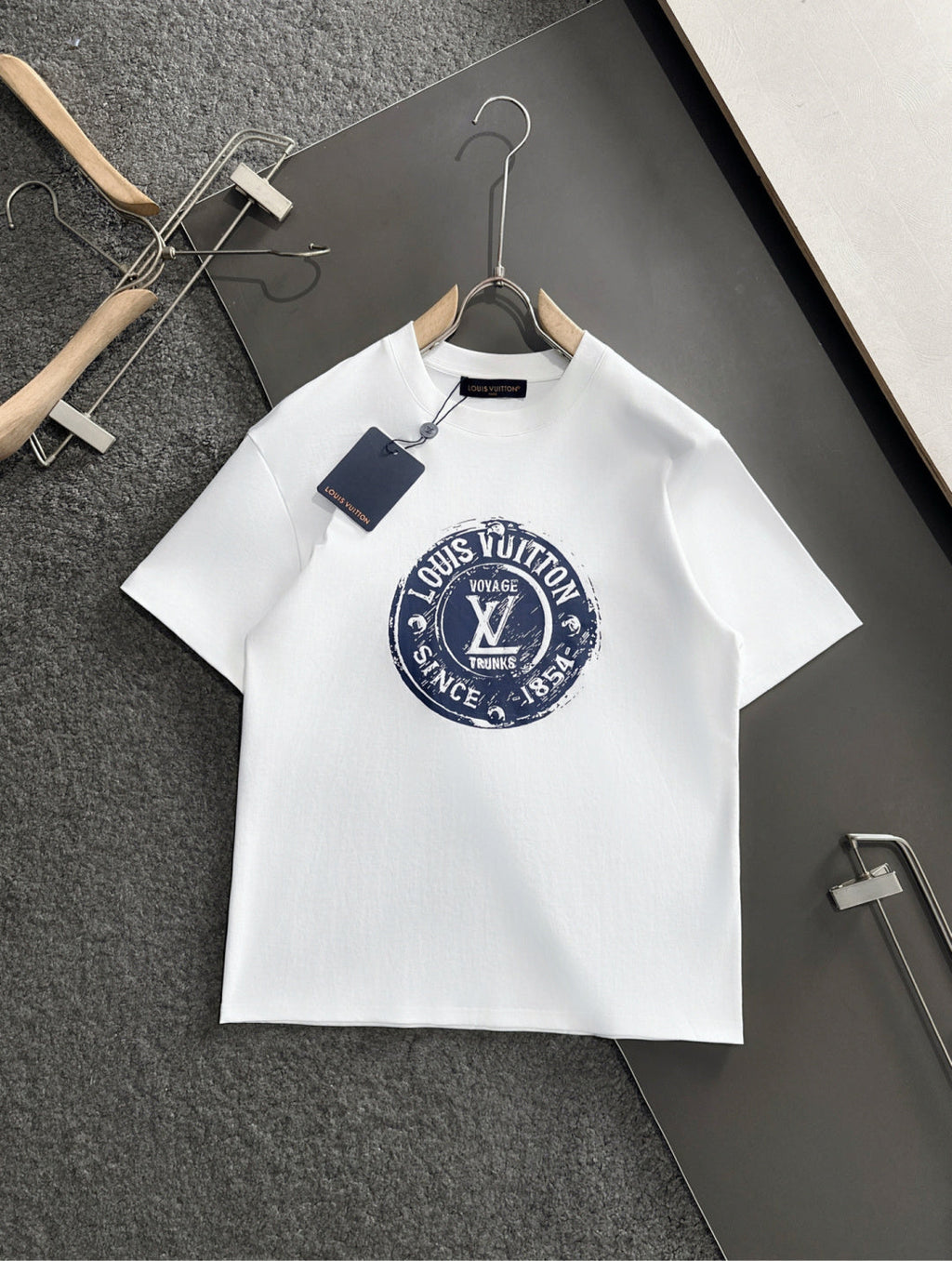 Summer new round neck short sleeved shirt
