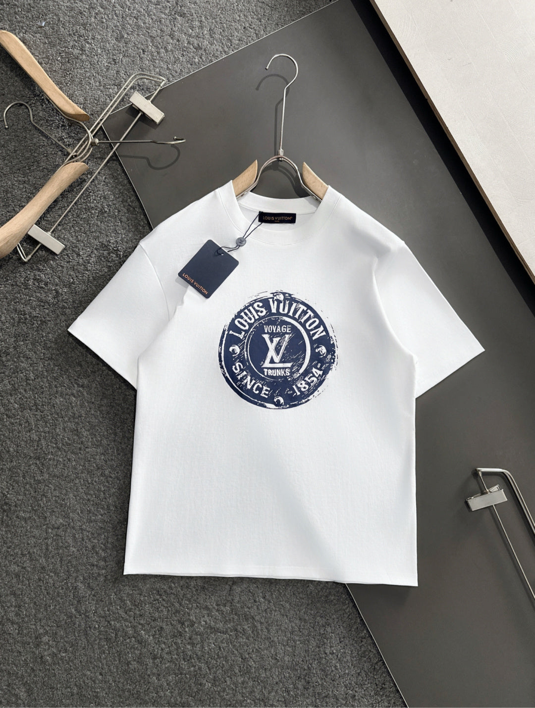 Summer new round neck short sleeved shirt