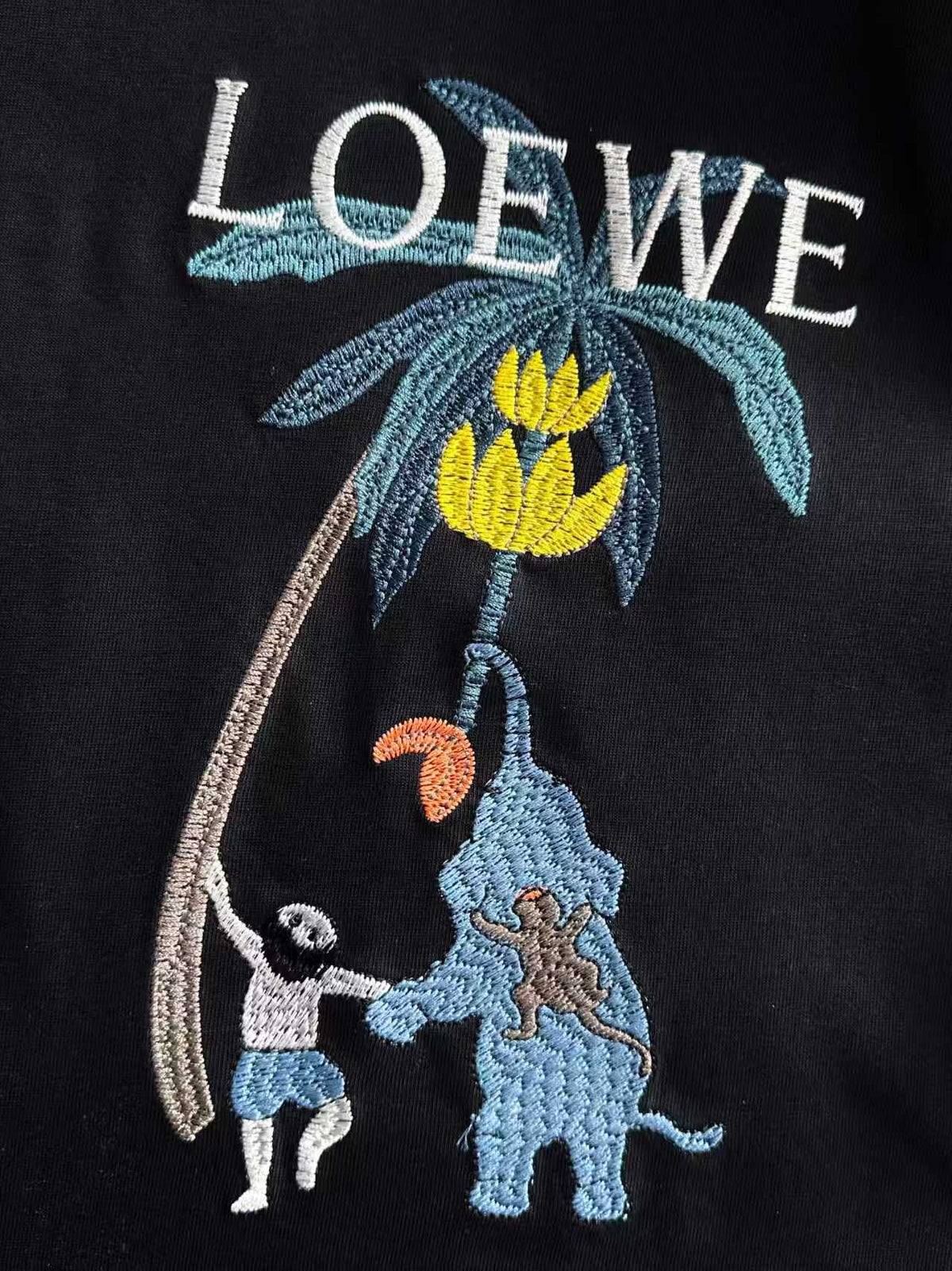 New embroidered letter T-shirt