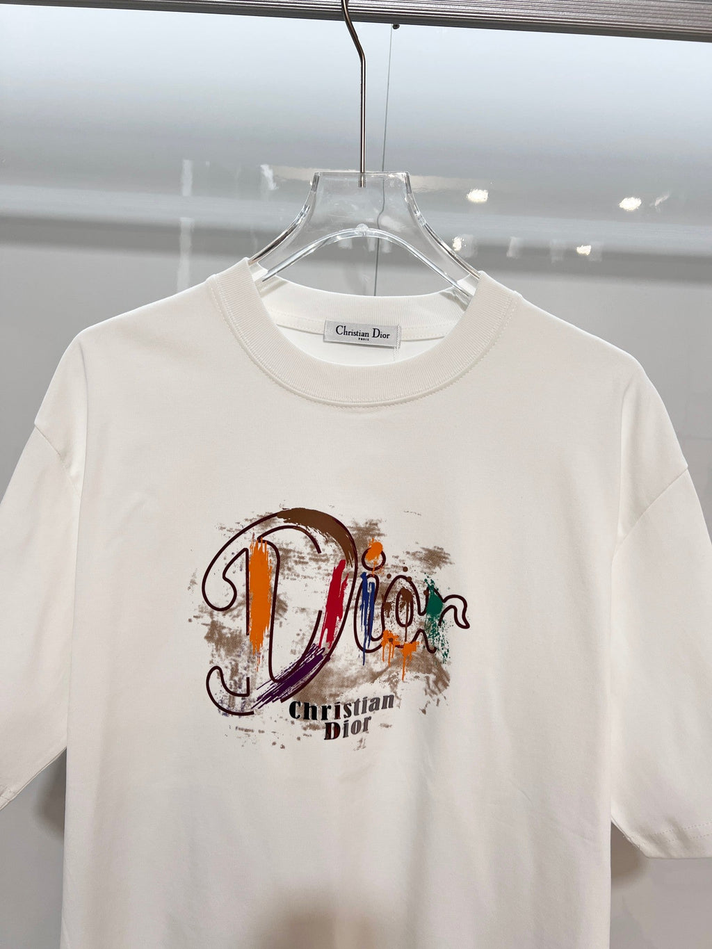 Color blocked graffiti messy offset letter round neck T-shirt