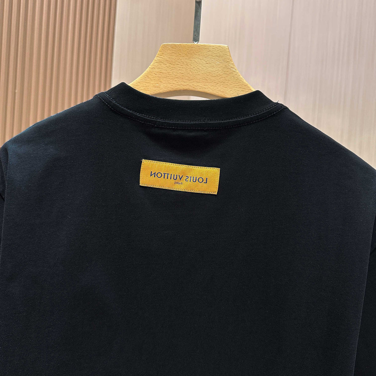 Spring and summer new embroidered round neck short sleeved T-shirt