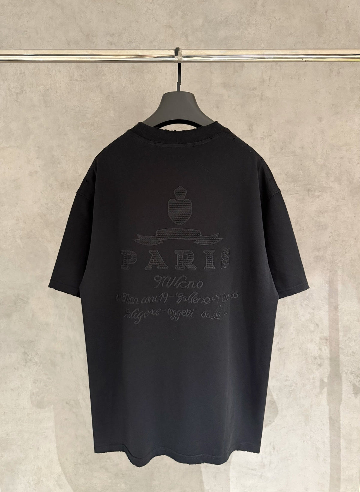 Front three-dimensional embroidery and back cloth embroidery T-shirt
