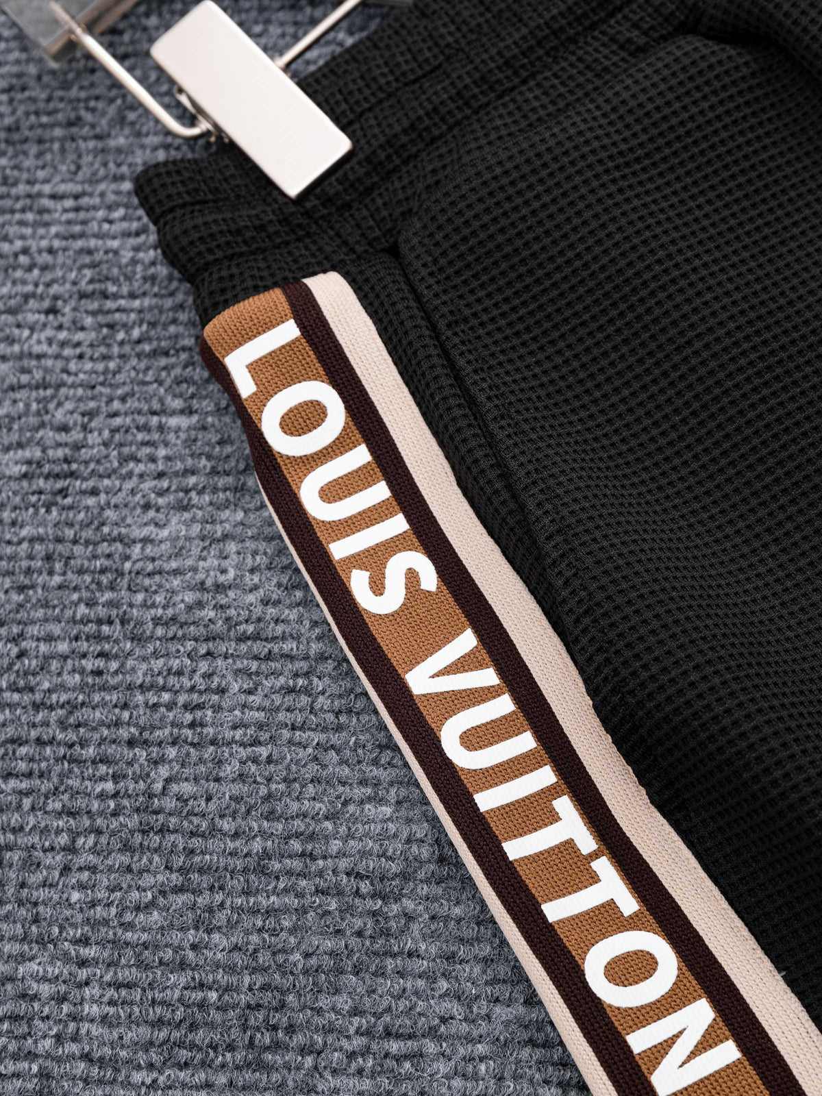 Knitted embroidery logo shorts