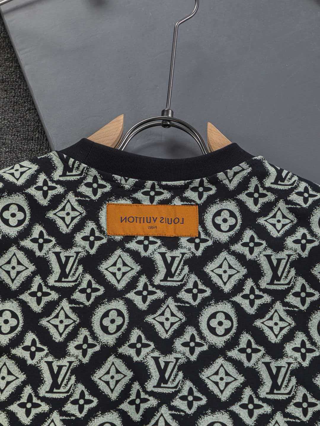 Full printed jacquard vintage letter logo printed round neck short sleeved T-shirt,