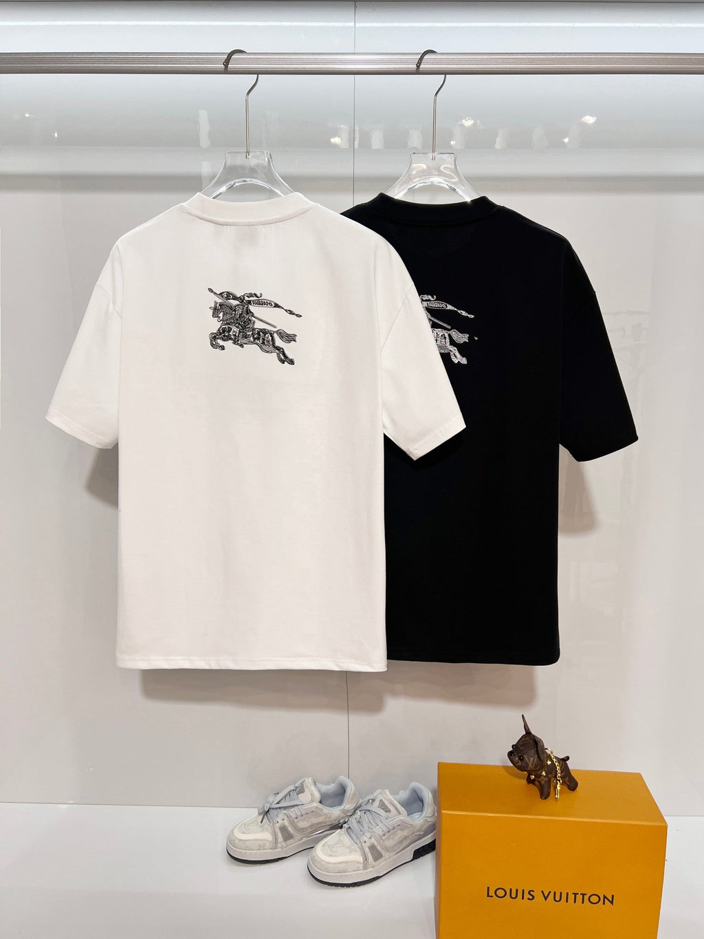 Embroidered T-shirt with 10000 stitches in front and back