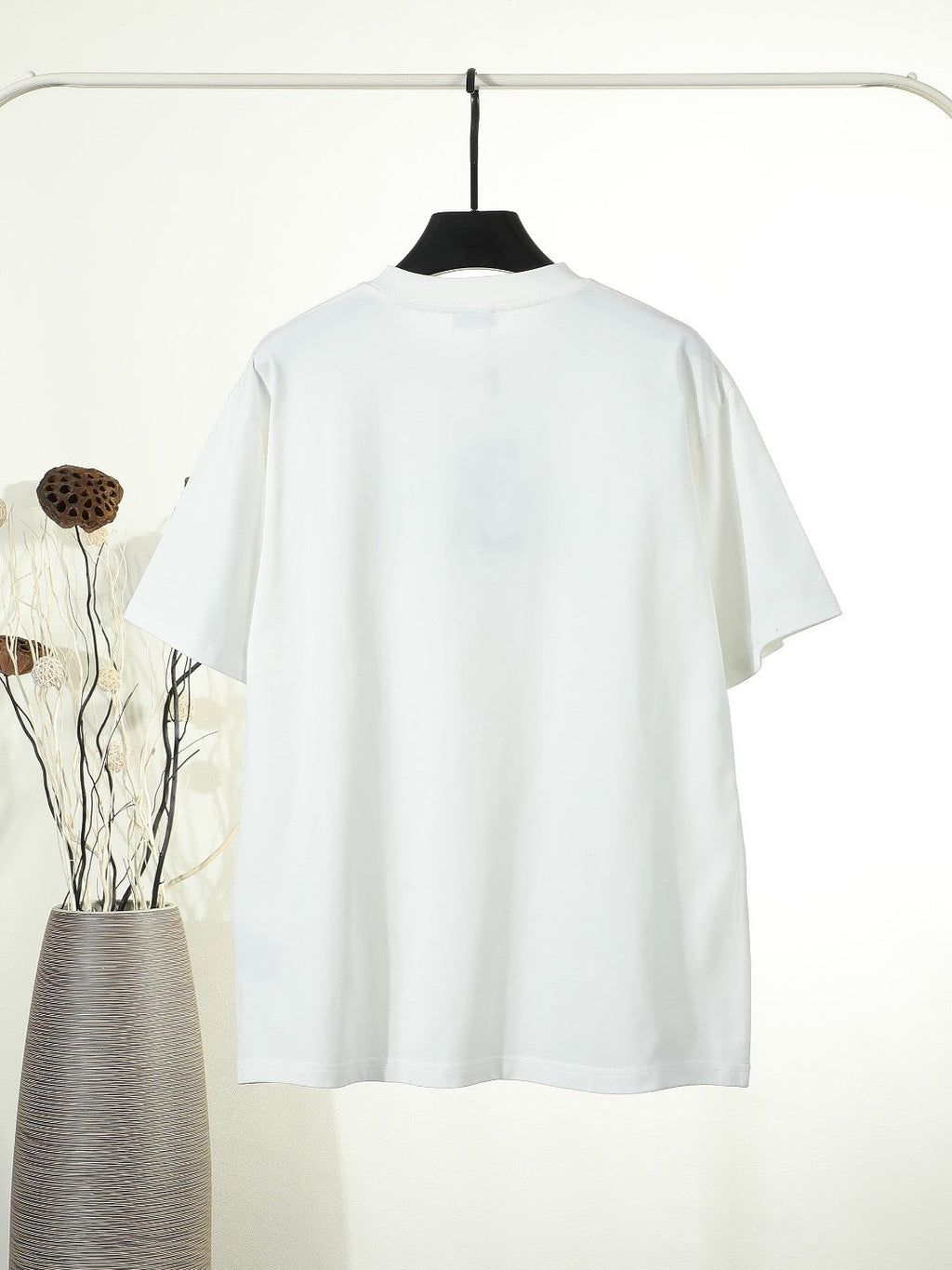 Embroidered T-shirt with floral letter stickers on the chest