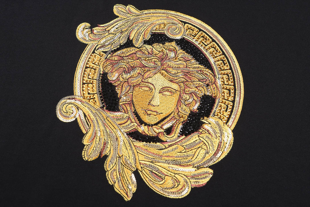 Embroidered cotton plain knit short sleeved T-shirt
